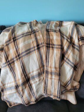Womens onesize blanket poncho shaw